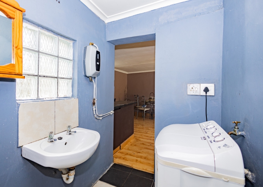 5 Bedroom Property for Sale in Parow Valley Western Cape